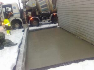 ferdig betong innkjørsel