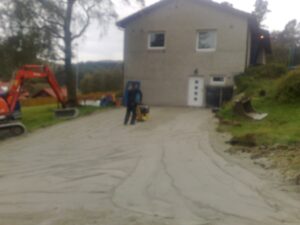 innkjørsel med våt sement