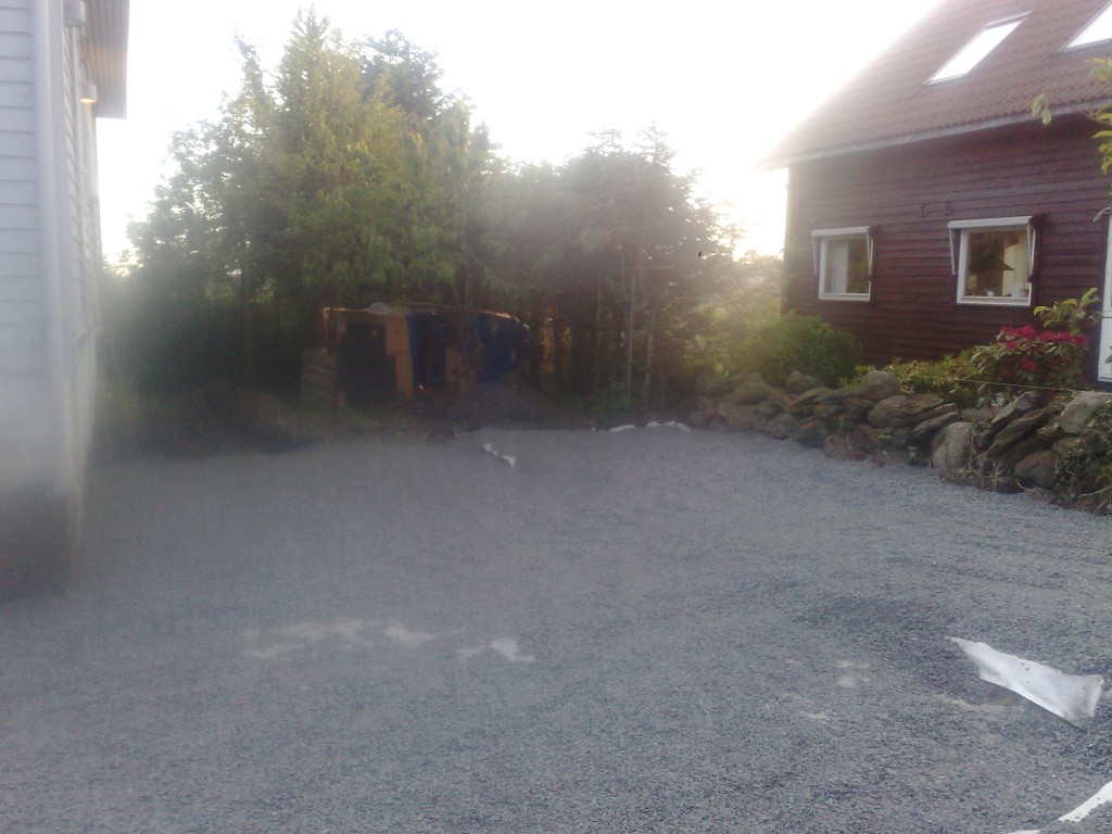 innkjørsel med grus