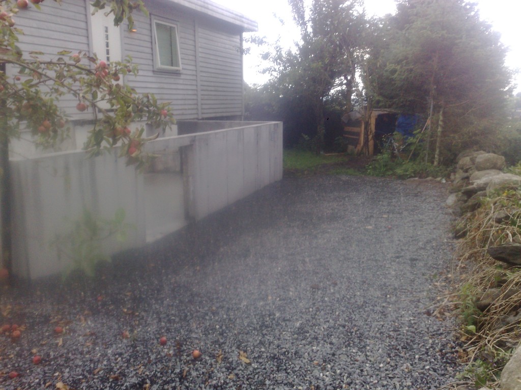 innkjørsel med grus