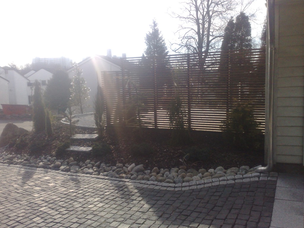 brostein lagt i innkjørsel